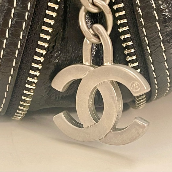 VINTAGE CHANEL Wild Stitch Expandable Zip-Around Frame Bag - Black Calfskin - Picture 10 of 10
